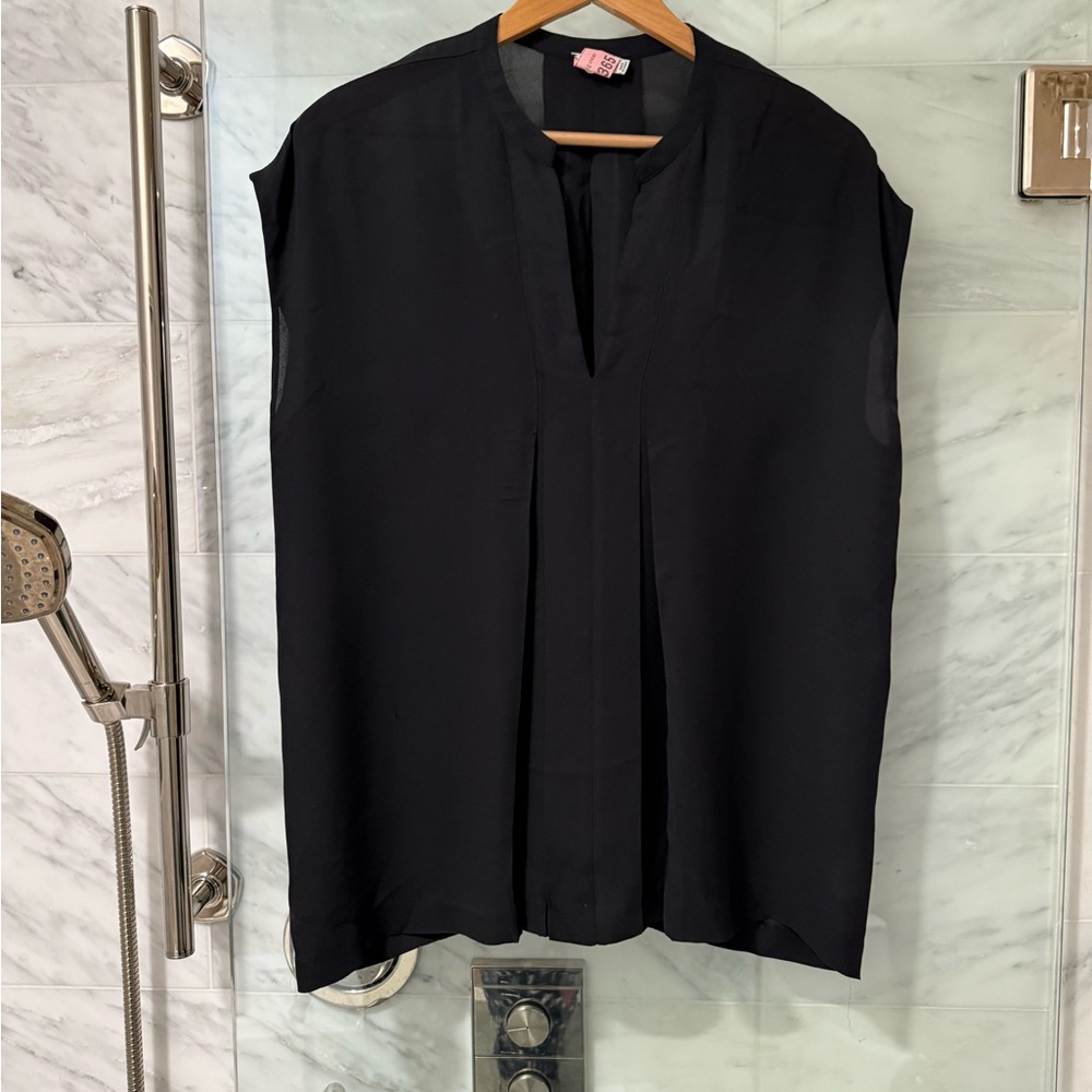 Vince Black Sleeveless Blouse